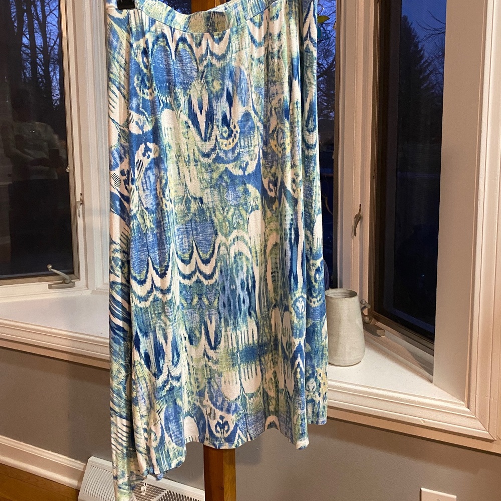 Chico's Skirt size 2 (LARGE), light blue with light green and white